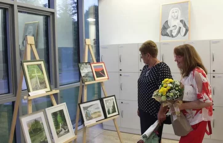 ŽENE SUDIONICE DOMOVINSKOG RATA: U Pleternici otvorena izložba slika braniteljica dragovoljki 123. brigade Hrvatske vojske