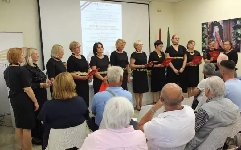 ŽENE SUDIONICE DOMOVINSKOG RATA: U Pleternici otvorena izložba slika braniteljica dragovoljki 123. brigade Hrvatske vojske