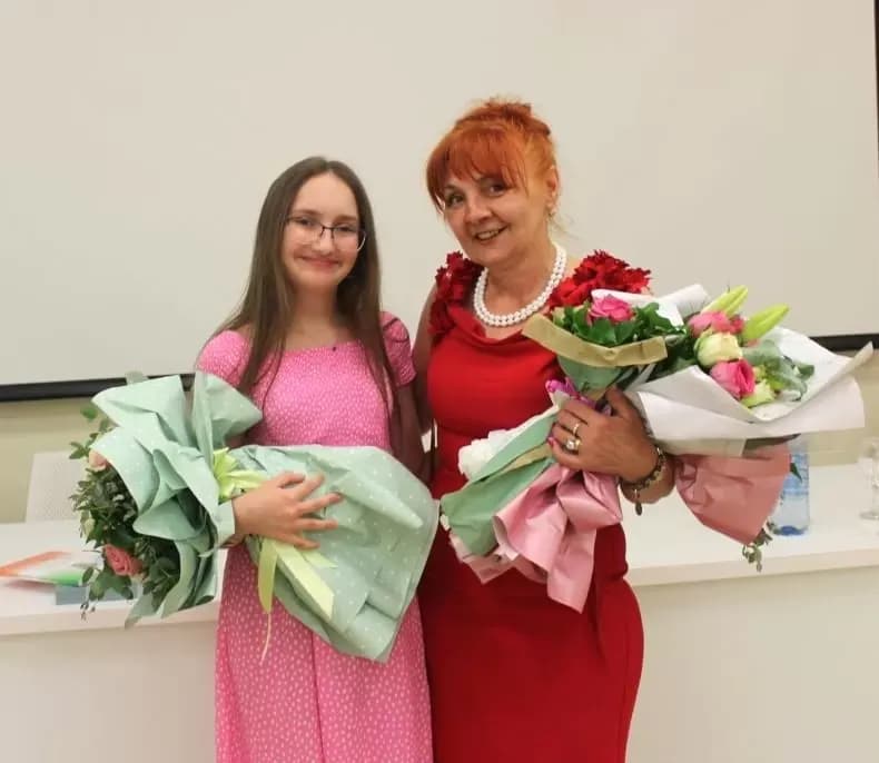 ŽENE SUDIONICE DOMOVINSKOG RATA: U Pleternici otvorena izložba slika braniteljica dragovoljki 123. brigade Hrvatske vojske