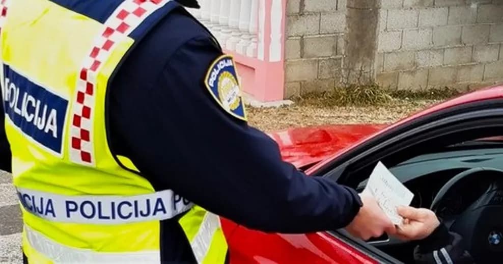 Uskok snimio vozača koji je podmitio policajca: ‘Reko, uzmi, nemam više…’