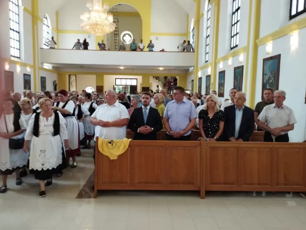 Članovi KUD-a Bektež na proslavi sv. Ilije proroka u Brodu - Bosanskoj posavini