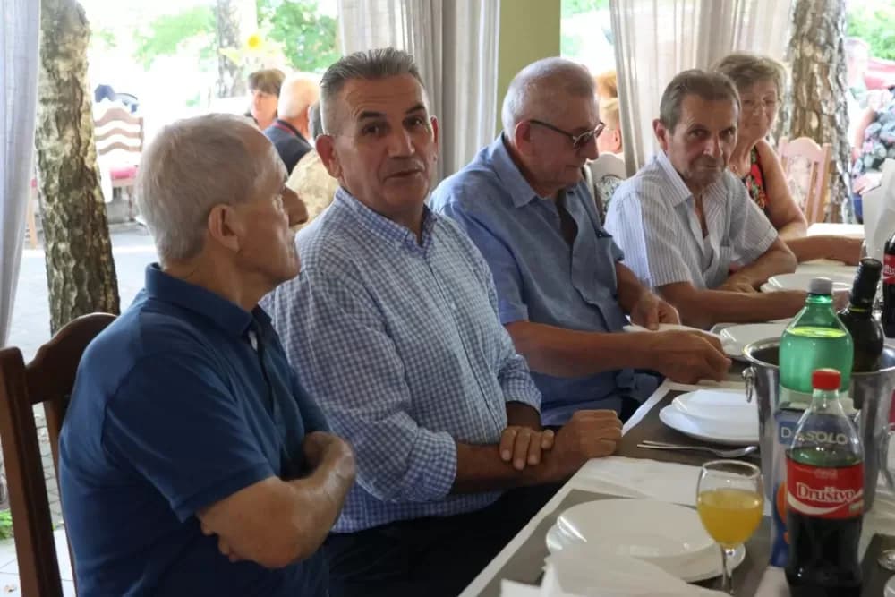 Vetovački umirovljenici  dobili opremu za viseću kuglanu
