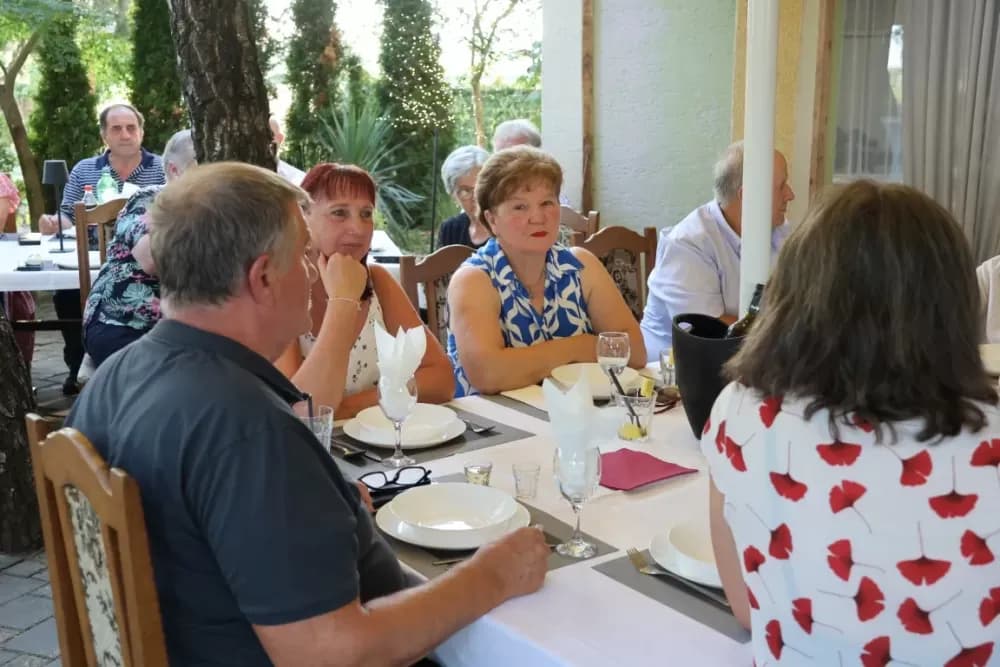 Vetovački umirovljenici  dobili opremu za viseću kuglanu