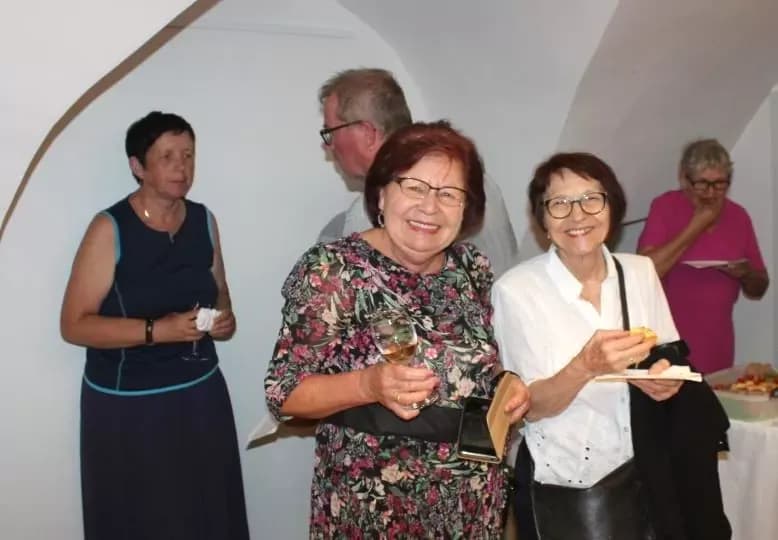 GRADSKI MUZEJ U POŽEGI:  Otvorena izložba likovnih minijatura sa 96 radova od 58 autora