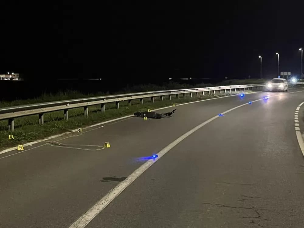 Hitne pomoći na intervencijama u Pleternici: Dvije osobe pale s električnog romobila