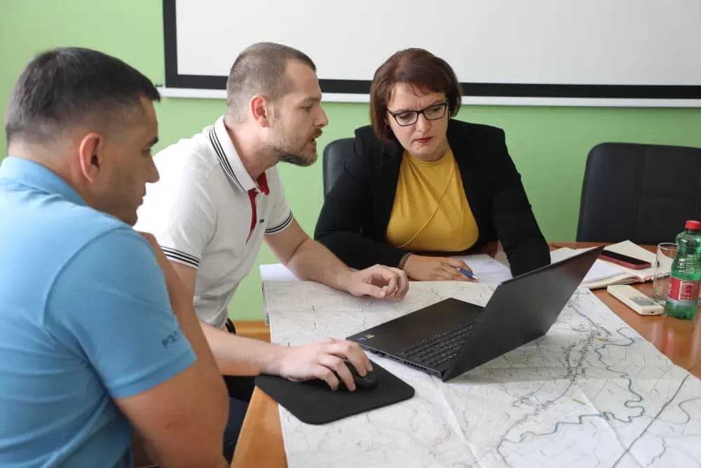 Održan operativni sastan vezan za početak rekonstrukcije ceste Pleternica – Kuzmica
