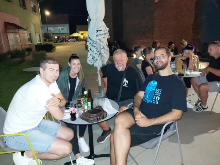 KVIZ OPĆEG ZNANJA U PLETERNICI:  Prvo mjesto osvojila ekipa „Linđo“ iz Požege