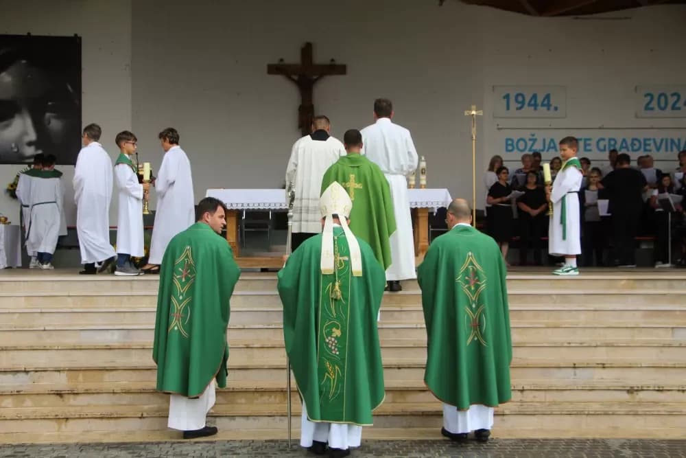 Preč. Dragan Hrgić preuzeo službu rektora Svetišta Gospe od Suza i pleterničkog župnika