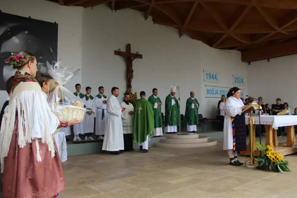 Preč. Dragan Hrgić preuzeo službu rektora Svetišta Gospe od Suza i pleterničkog župnika