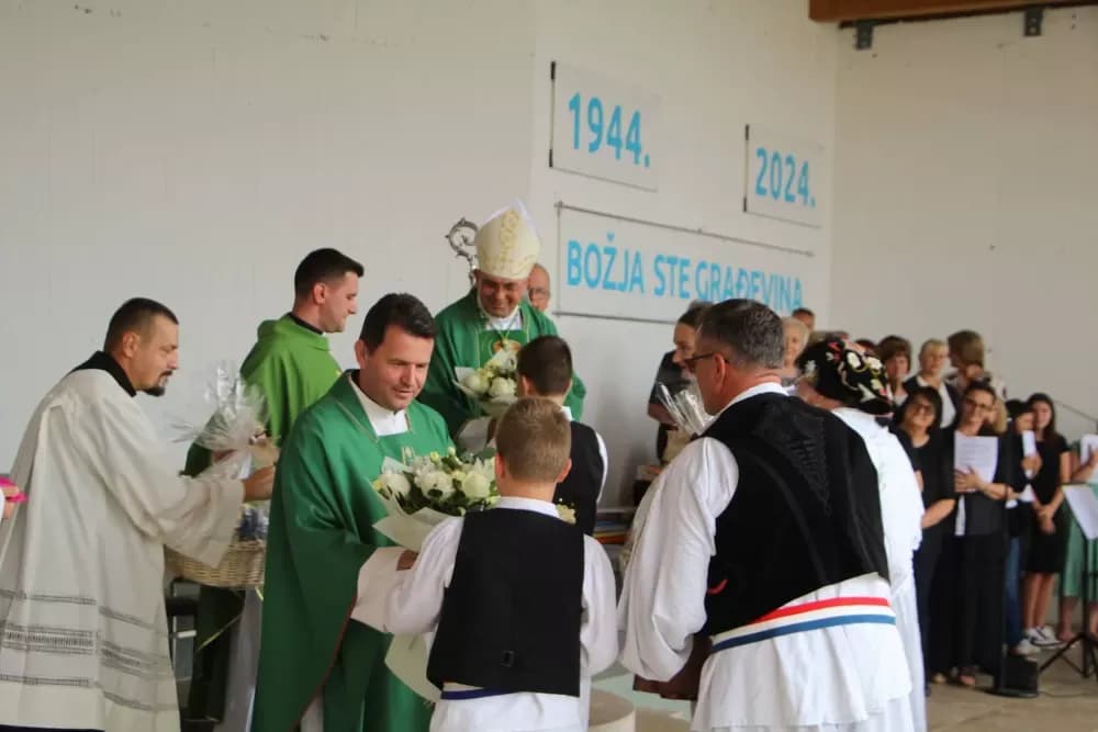 Preč. Dragan Hrgić preuzeo službu rektora Svetišta Gospe od Suza i pleterničkog župnika