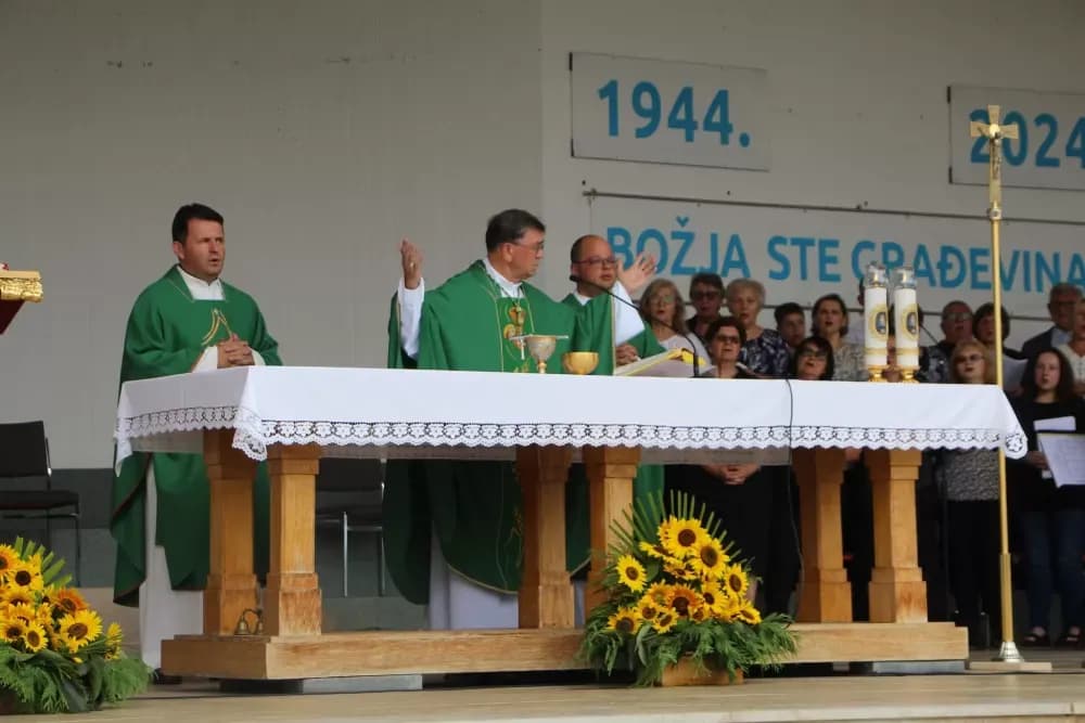 Preč. Dragan Hrgić preuzeo službu rektora Svetišta Gospe od Suza i pleterničkog župnika