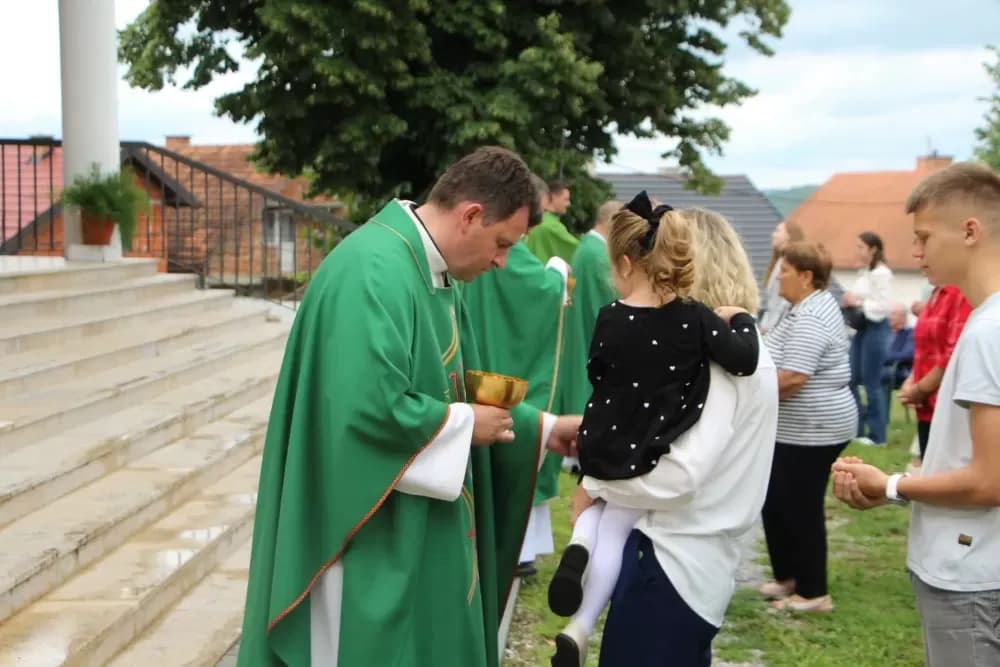 Preč. Dragan Hrgić preuzeo službu rektora Svetišta Gospe od Suza i pleterničkog župnika