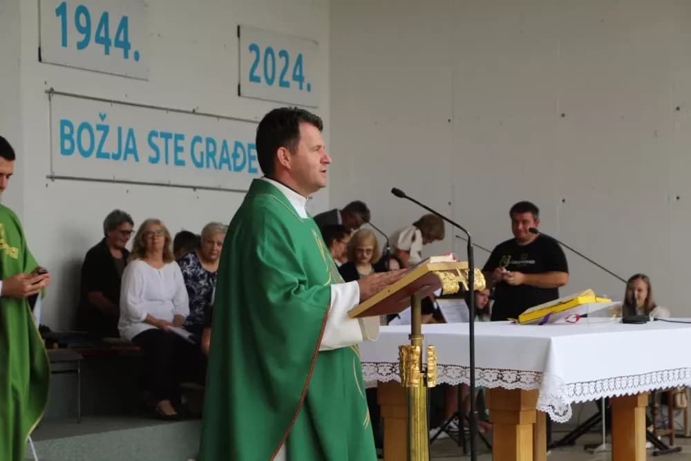 Preč. Dragan Hrgić preuzeo službu rektora Svetišta Gospe od Suza i pleterničkog župnika