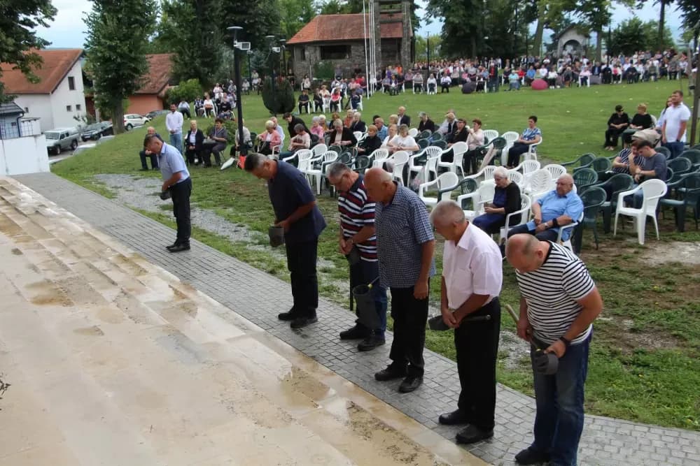 Preč. Dragan Hrgić preuzeo službu rektora Svetišta Gospe od Suza i pleterničkog župnika