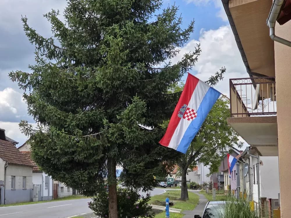 IZVJESITE ZASTAVE: Jubilej Oluje je razlog više da to učinite