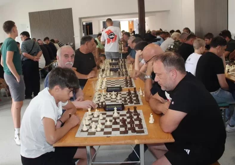 MEĐUNARODNI ŠAHOVSKI TURNIR U ČAGLINU: Prvo mjesto osvojio zagrebački velemajstor Mladen Palac