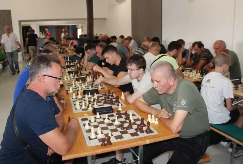 MEĐUNARODNI ŠAHOVSKI TURNIR U ČAGLINU: Prvo mjesto osvojio zagrebački velemajstor Mladen Palac