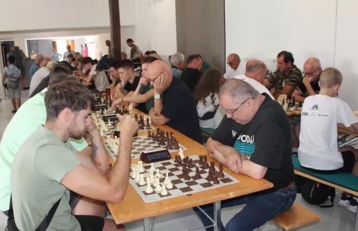 MEĐUNARODNI ŠAHOVSKI TURNIR U ČAGLINU: Prvo mjesto osvojio zagrebački velemajstor Mladen Palac