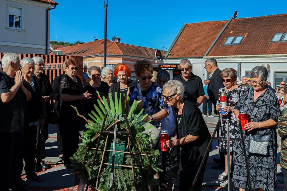 Povodom Dana pobjede i domovinske zahvalnosti te Dana hrvatskih branitelja odana počast svim poginulim, nestalim i umrlim hrvatskim braniteljima