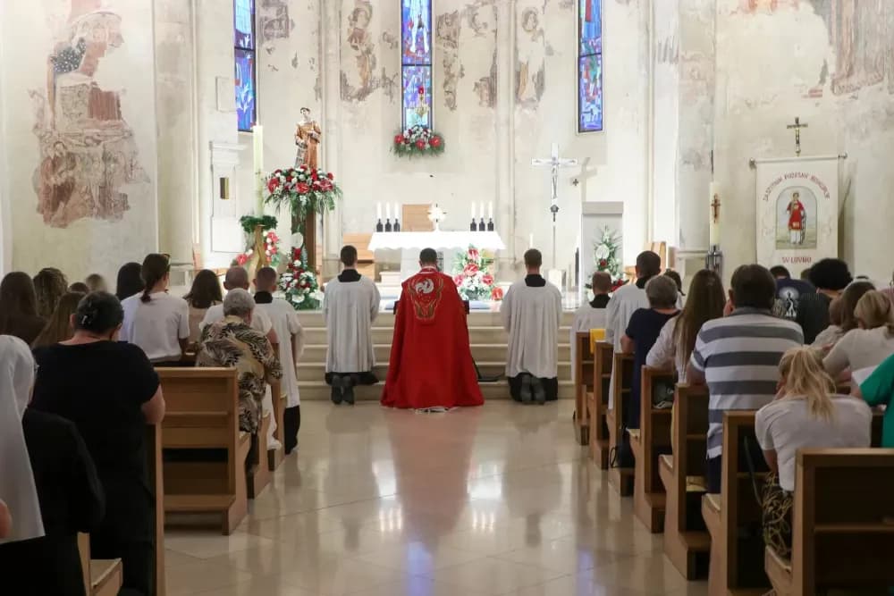 Molitveno bdijenje u požeškoj crkvi sv. Lovre u predvečerje svečeva blagdana