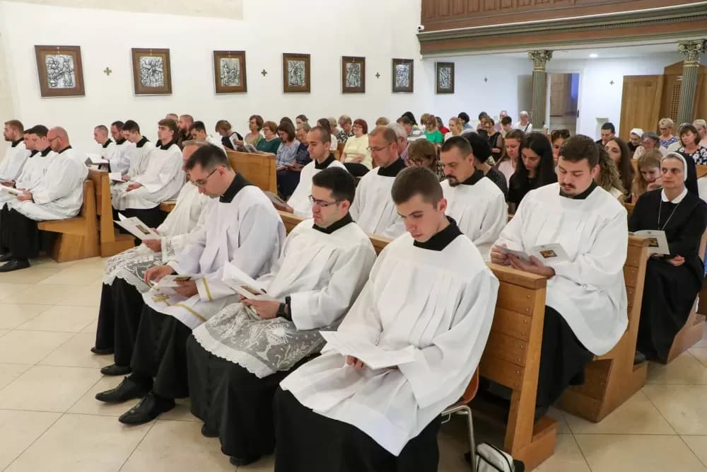 Molitveno bdijenje u požeškoj crkvi sv. Lovre u predvečerje svečeva blagdana