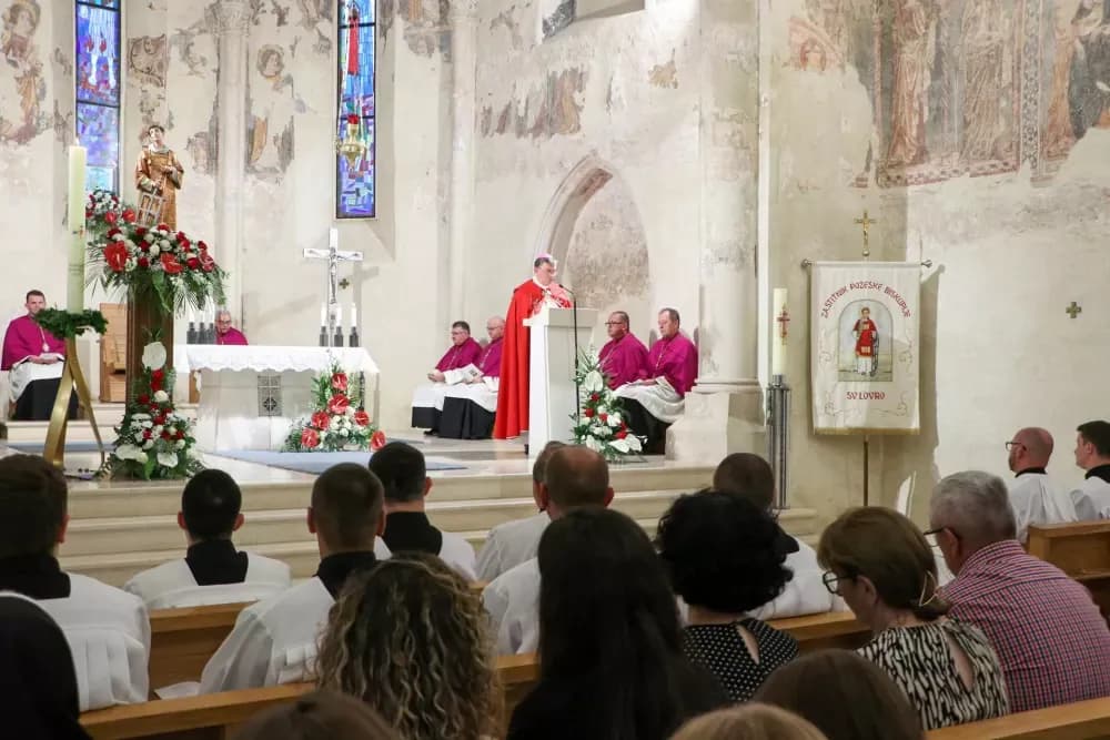 Molitveno bdijenje u požeškoj crkvi sv. Lovre u predvečerje svečeva blagdana