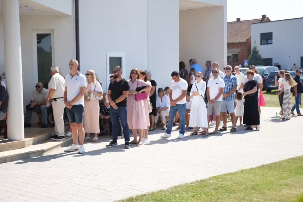 Veliki broj vjernika u Eminovcima proslavio blagdan Velike Gospe