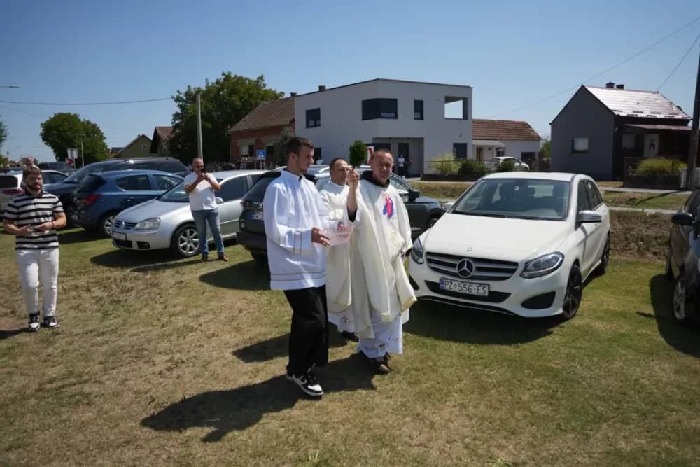 Veliki broj vjernika u Eminovcima proslavio blagdan Velike Gospe