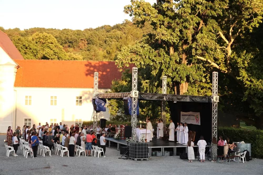 Prvi dan Duhovnog vikenda u Kutjevu: Danas se nastavlja program