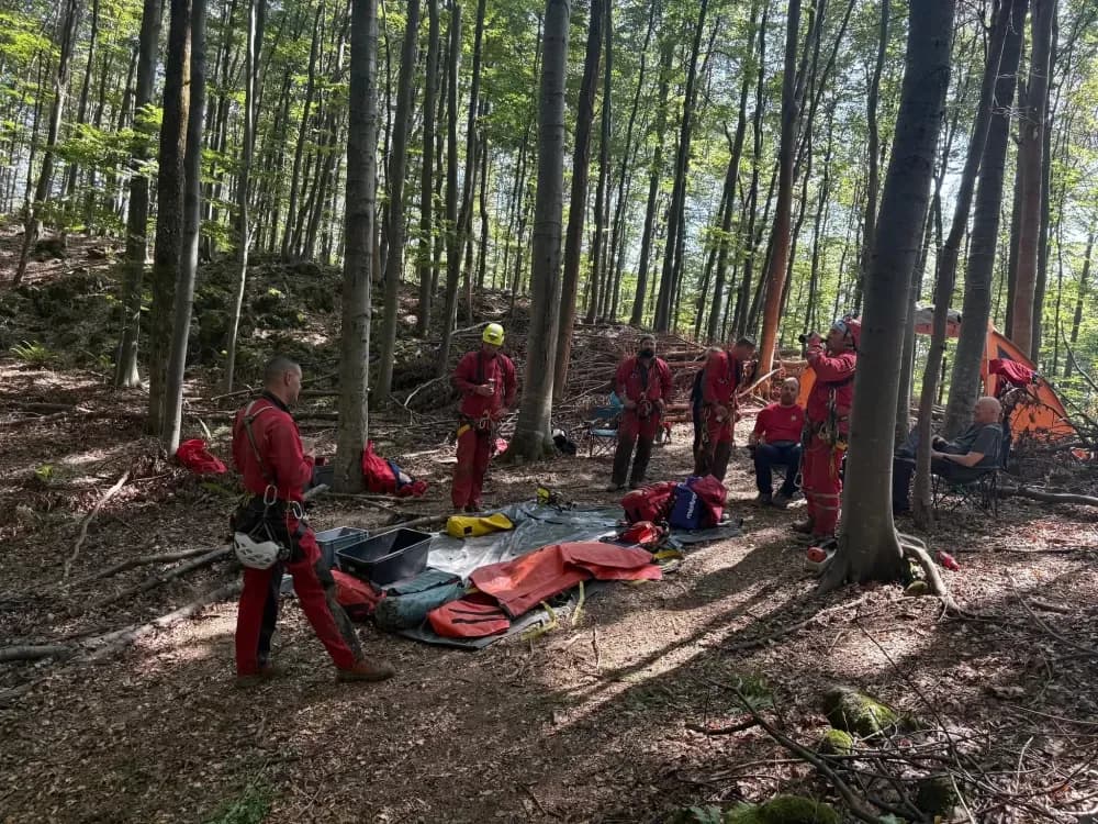 Prva samostalna speleo vježba HGSS Stanice Požega na Papuku