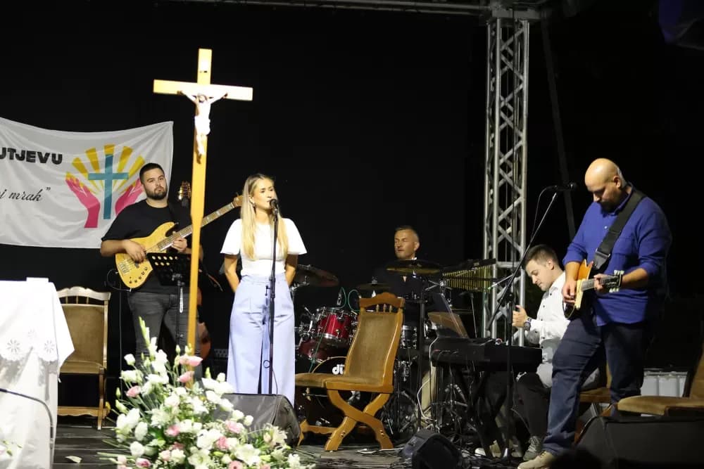 (FOTOGALERIJA) Drugi dan Duhovnog vikenda u Kutjevu