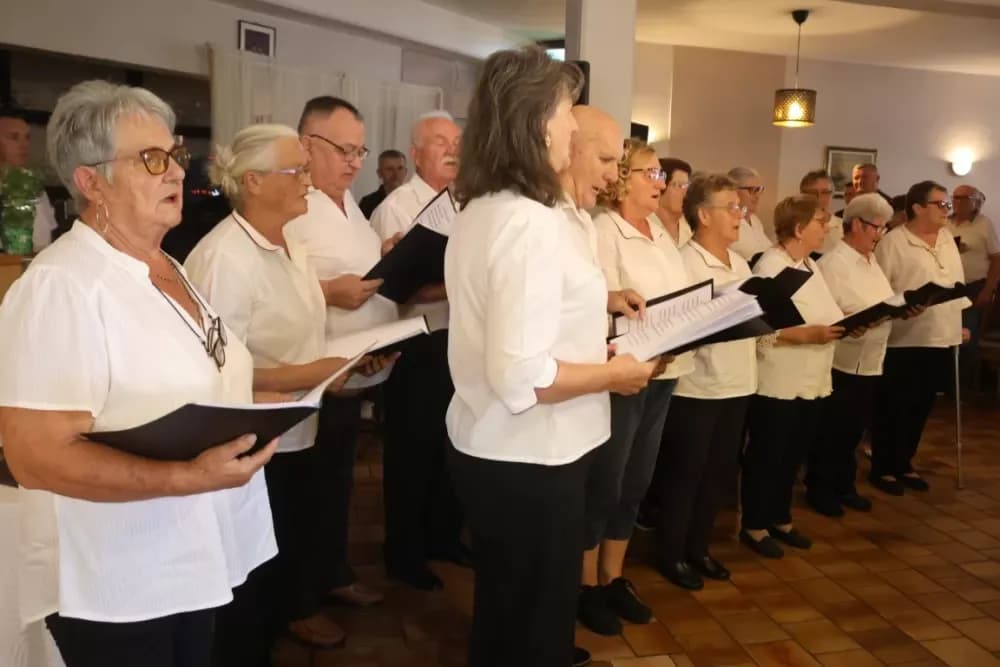Kutjevački umirovljenici izletima posjetili zagrebački Advent i Aljmaš
