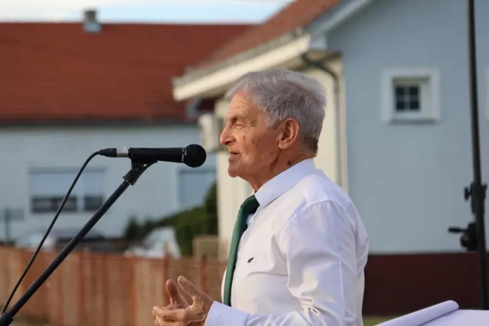 Nizale su se pjesme i napjevi, plesalo se i igralo na 29. Bekteškim susretima