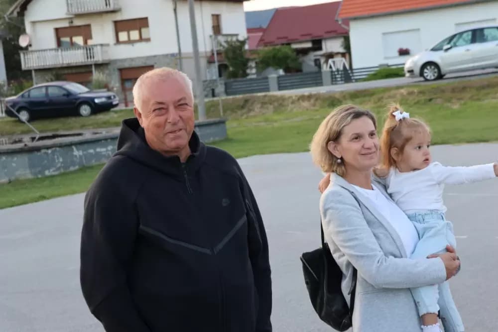 Nizale su se pjesme i napjevi, plesalo se i igralo na 29. Bekteškim susretima