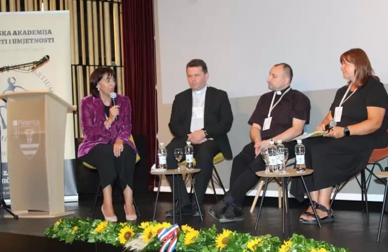Znanstveni kolokvij o 70 godina štovanja Gospe od suza i 20 godina svetišta