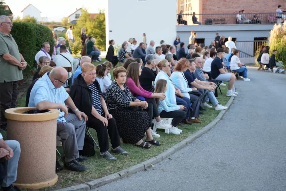 /FOTOGALERIJA/ Treća večer devetnica u Pleternici