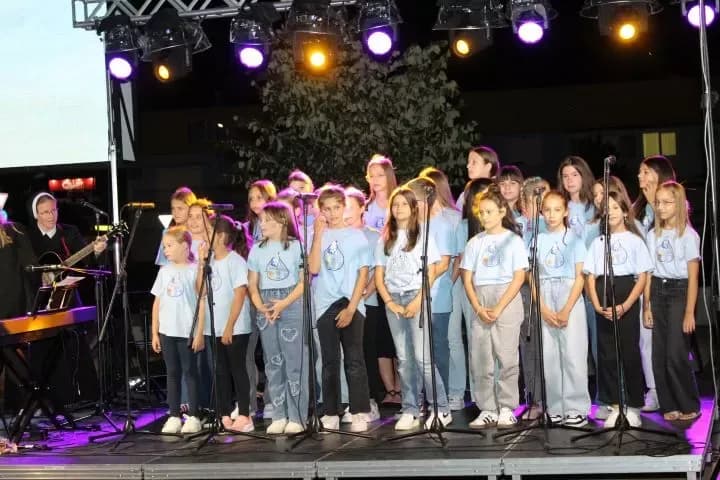 Na Trgu bećarca poslije svete mise održan koncert duhovne glazbe