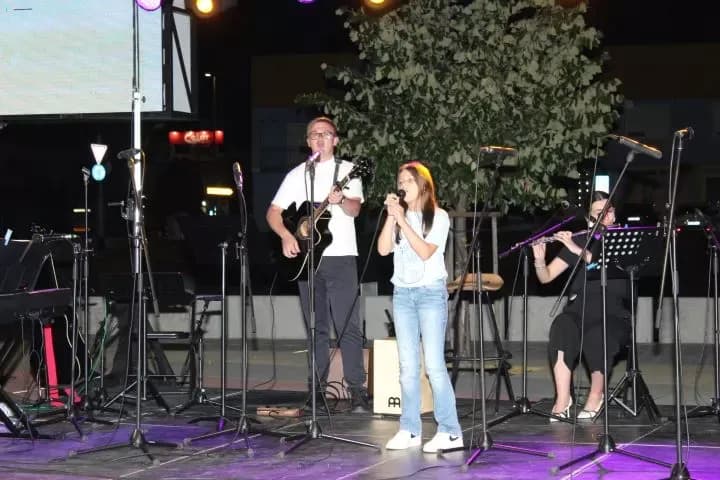 Na Trgu bećarca poslije svete mise održan koncert duhovne glazbe