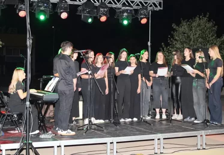 Na Trgu bećarca poslije svete mise održan koncert duhovne glazbe