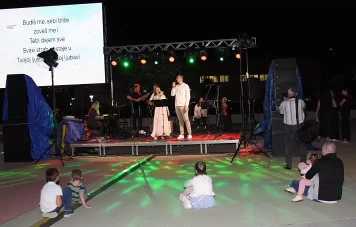 Na Trgu bećarca poslije svete mise održan koncert duhovne glazbe