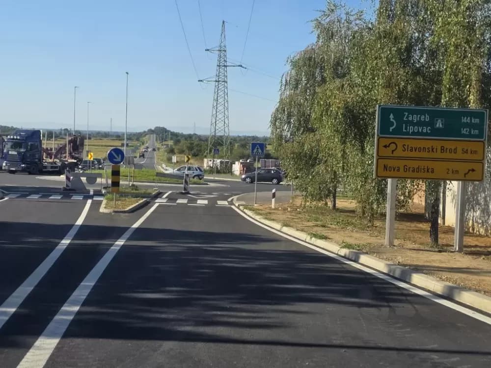 /FOTOGALERIJA/ Nećete prepoznati prometnicu prema autoputu koja se uskoro otvara: Gotovi su radovi na rekonstrukciji ceste Baćindol - Rešetari!