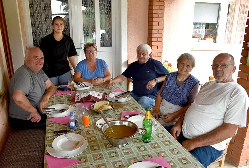 Po staroj tradiciji u Župi Stražeman proslavljen ʼkokošjiʼ kirvaj
