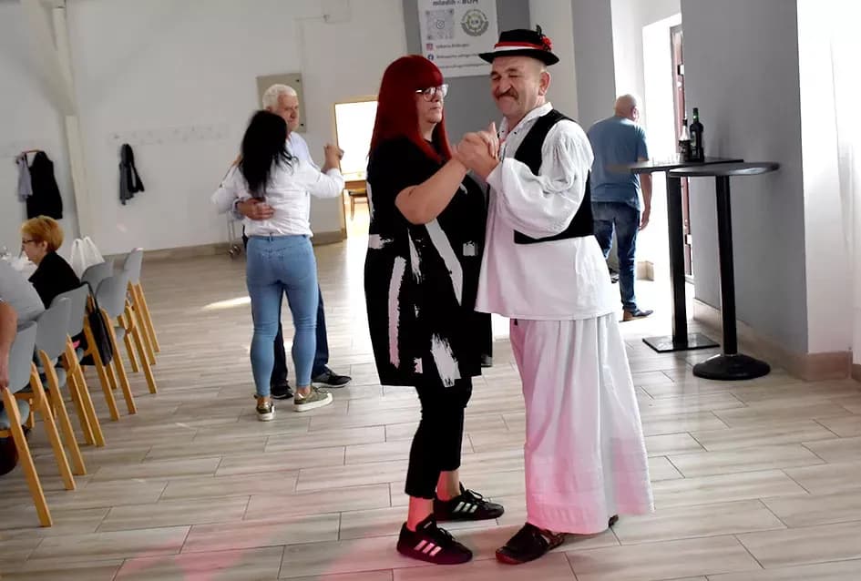 Biškupčan Branko Ivanešić nakon bolesti slavio život uz stotinu rođaka i prijatelja