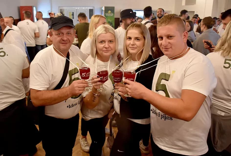 (FOTOGALERIJA) ”Ideš i piješ” umjesto u vinogorju održana u Vatrogasnom domu