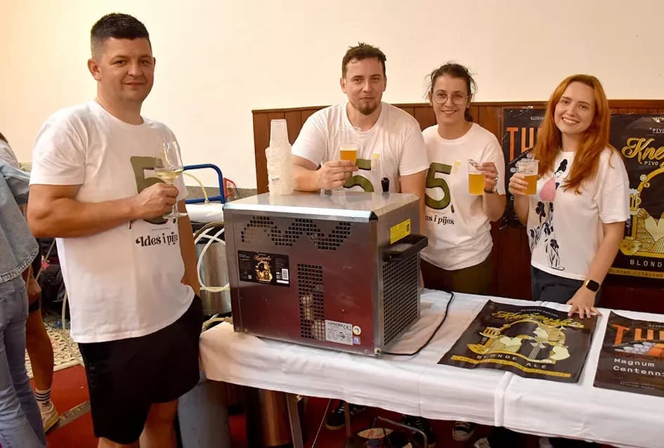 (FOTOGALERIJA) ”Ideš i piješ” umjesto u vinogorju održana u Vatrogasnom domu