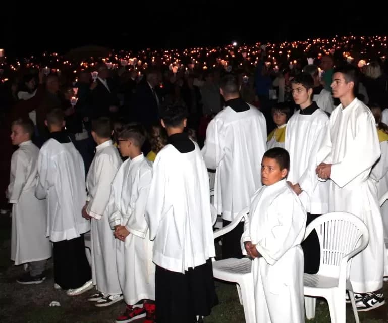 (FOTOGALERIJA) Središnjim euharistijskim slavljem i zavjetnom procesijom završena jubilejska Devetnica Gospi od Suza