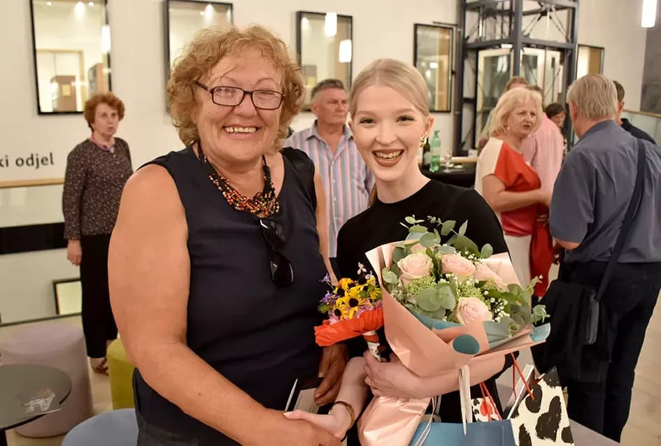 Akademska slikarica, Monika Taborski, Požežanka sa zagrebačkom adresom izlaže u Požegi
