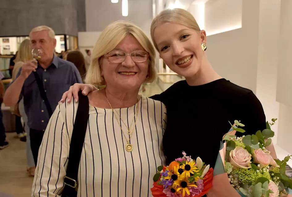 Akademska slikarica, Monika Taborski, Požežanka sa zagrebačkom adresom izlaže u Požegi