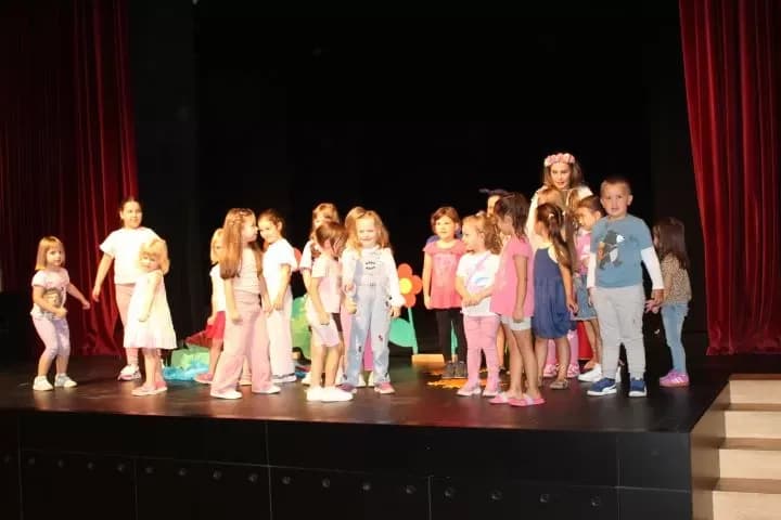 ZADNJI OVOGODIŠNJI „KNJIGNIK“ ZA DJECU I MLADE: Kviz iz književnosti, dječja predstava “Palčica“ i STEM radionica
