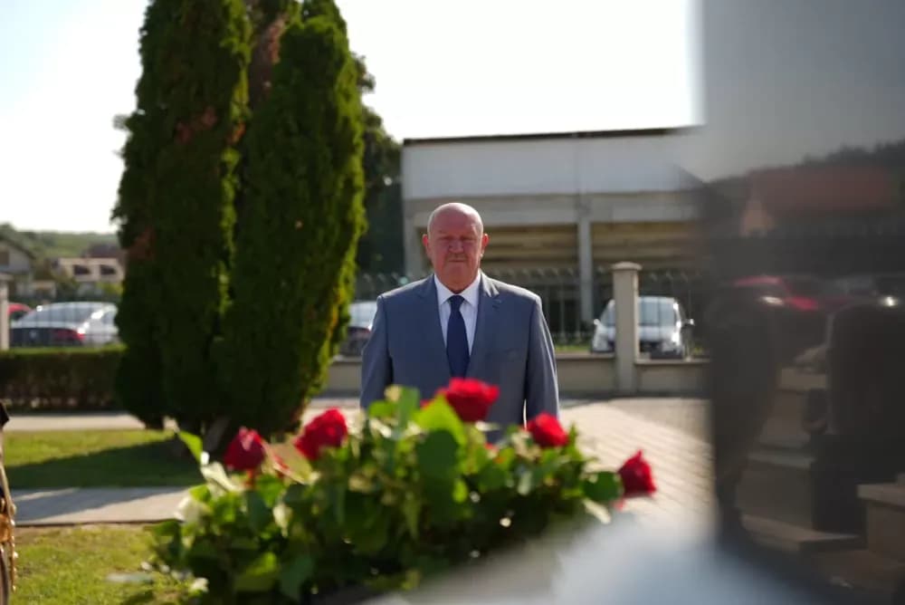 Uz pripadnike Počasno zaštitne bojne u Kutjevu visoki dužnosnici položili vijence i zapalili svijeće na Groblju sv. Marka